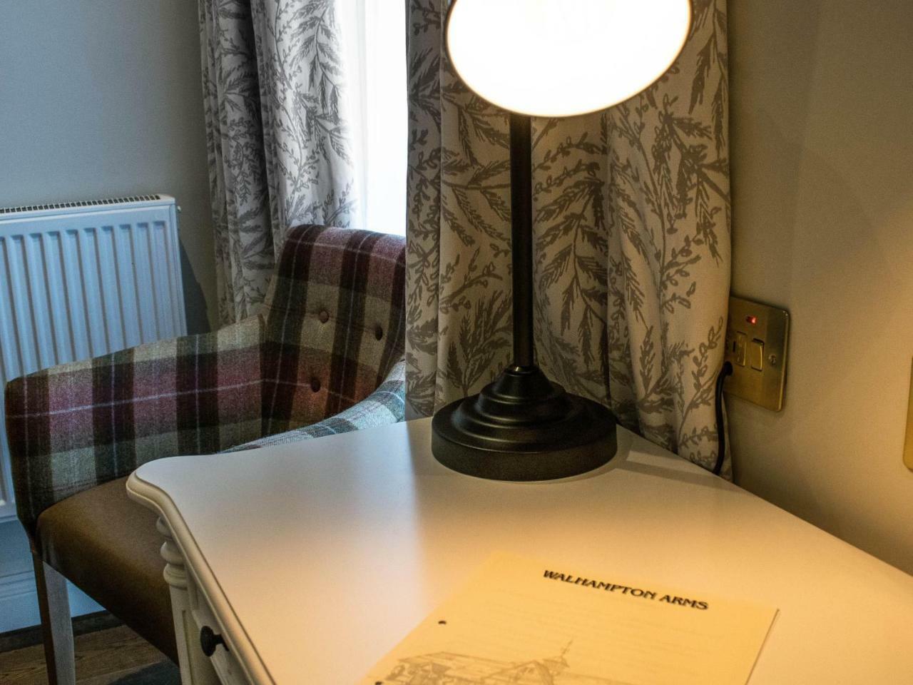 The Walhampton Arms Bed and Breakfast Lymington Εξωτερικό φωτογραφία